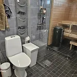Modern 61m Apt,own Private Sauna Huoneisto